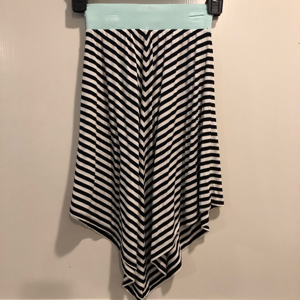 Cat & Jack Handkerchief maxi skirt 4/5